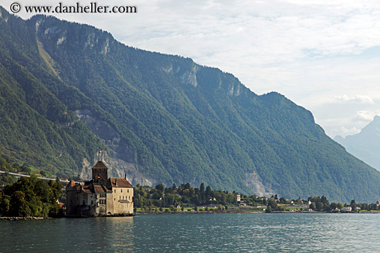 chateau-de-chillon-n-lake-geneva-02.jpg