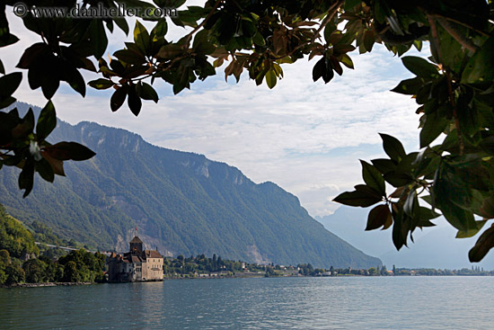 chateau-de-chillon-n-lake-geneva-04.jpg