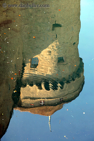 chateau-de-chillon-reflection.jpg