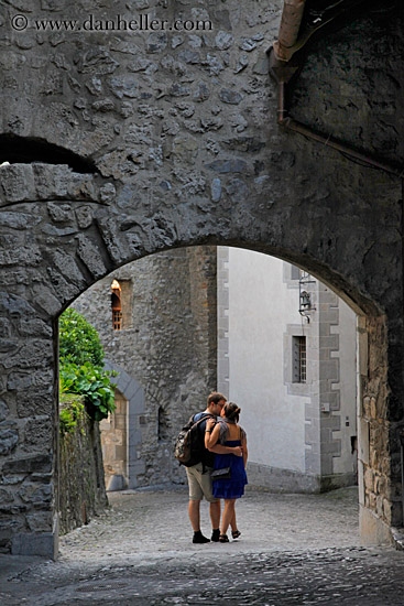 couple-kissing-under-archway.jpg