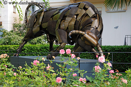 flowers-n-metal-bull-art-sculpture.jpg