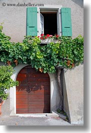 images/Europe/Switzerland/Montreaux/StSaphorin/arch-door-n-ivy-01.jpg
