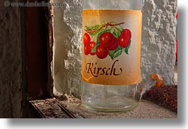 images/Europe/Switzerland/Montreaux/Villette/kirsch-wine-bottle-02.jpg