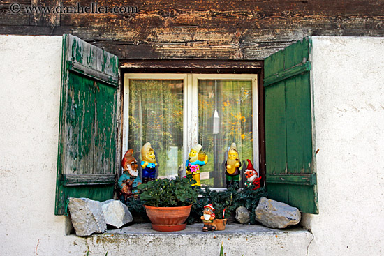 gnomes-in-window.jpg