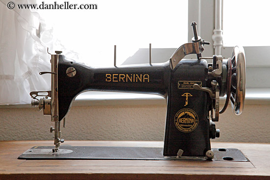 old-sewing-machine-04.jpg