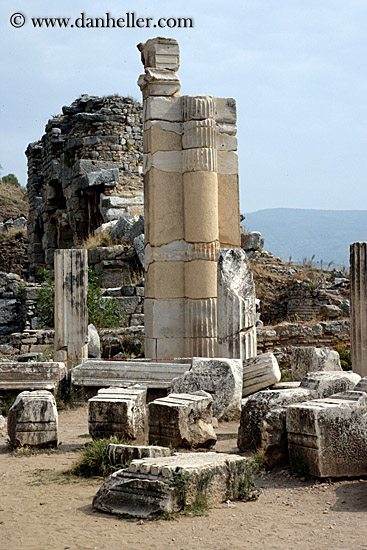 pillar-ruins-3.jpg