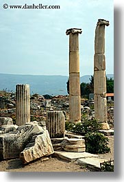 images/Europe/Turkey/Ephesus/pillar-ruins-4.jpg