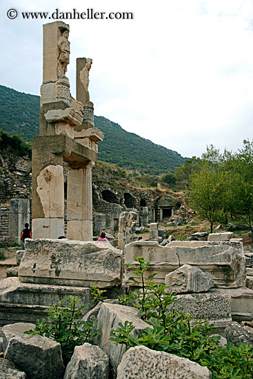 pillar-ruins-5.jpg
