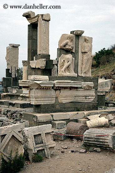 pillar-ruins-6.jpg