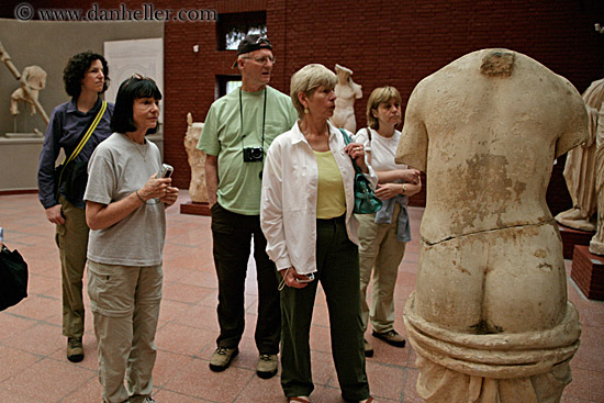 tourists-n-statues-1.jpg