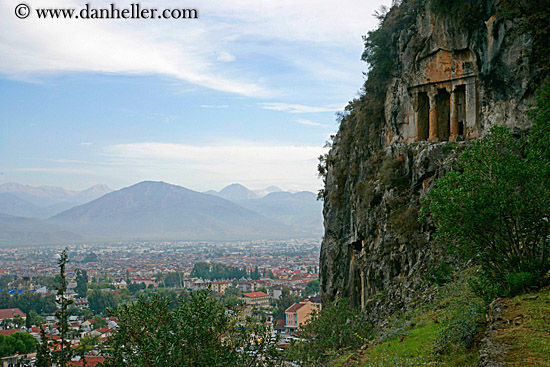 cityscape-n-escarpment-tombs-1.jpg