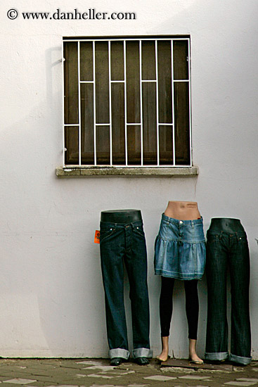 mannequins-n-window.jpg