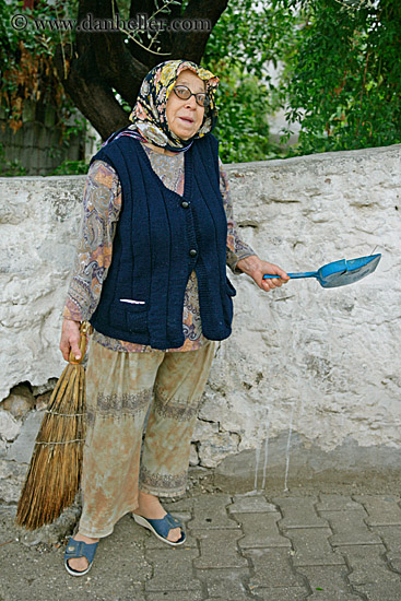 old-turkish-woman-1.jpg