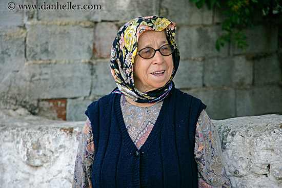 old-turkish-woman-2.jpg