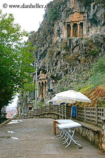 stone-tomb-n-umbrella.jpg