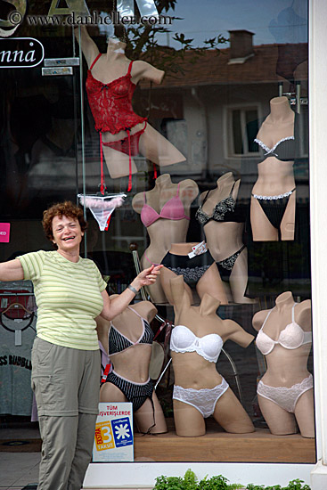 woman-n-bra-shop.jpg