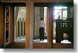 images/Europe/Turkey/Istanbul/BlueMosque/muslim-man-praying-0.jpg