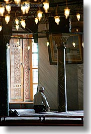 images/Europe/Turkey/Istanbul/BlueMosque/muslim-man-praying-6.jpg