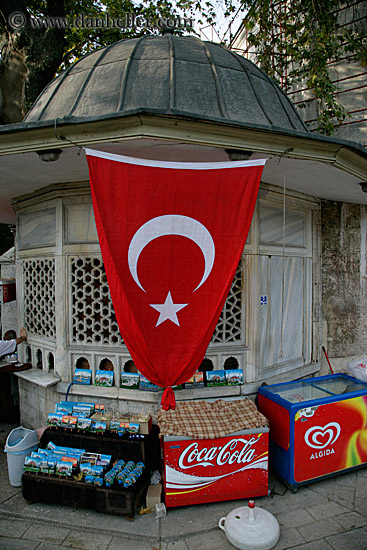 turkish-flag-n-coca_cola.jpg