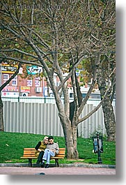 images/Europe/Turkey/Istanbul/People/couple-on-bench-3.jpg