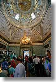 images/Europe/Turkey/Istanbul/TopkapiPalace/artifacts-room.jpg