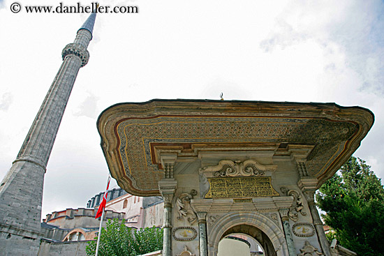 minaret-n-gate.jpg