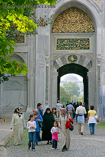 muslim-family-walking.jpg