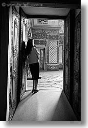 black and white, europe, istanbul, rooms, topkapi palace, turkeys, vertical, viewing, womens, photograph
