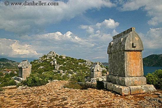 lycian-stone-tombs-3.jpg