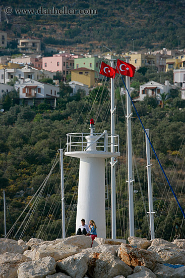 couple-n-lighthouse-1.jpg