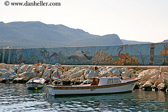 boat-n-mural-2.jpg