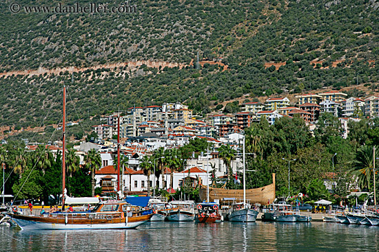 boats-in-kas-harbor-3.jpg