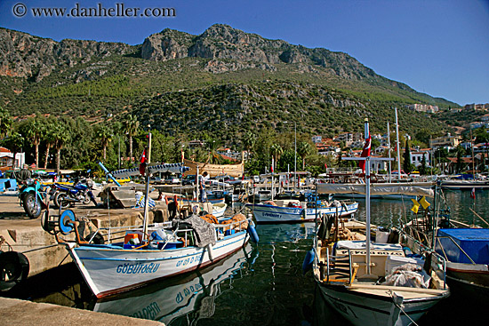 boats-in-kas-harbor-5.jpg