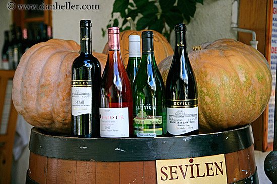 wine-n-pumpkins-on-barrel.jpg