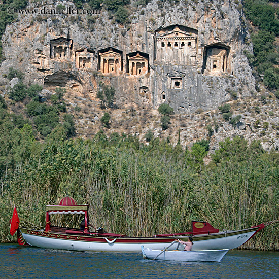 temple-tombs-boats-6.jpg