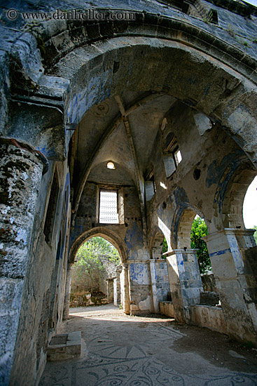 17th-century-church-ruins-3.jpg