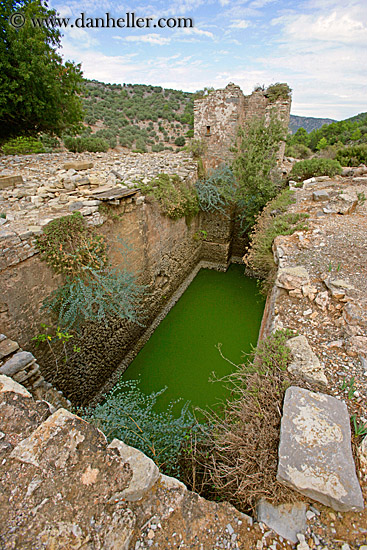 roman-cistern-1.jpg