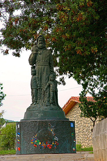 st-nicholas-statue-4.jpg