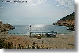 images/Europe/Turkey/OceanScenics/empty-beach-n-car.jpg