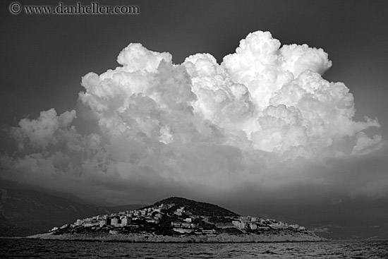 island-n-clouds-bw.jpg