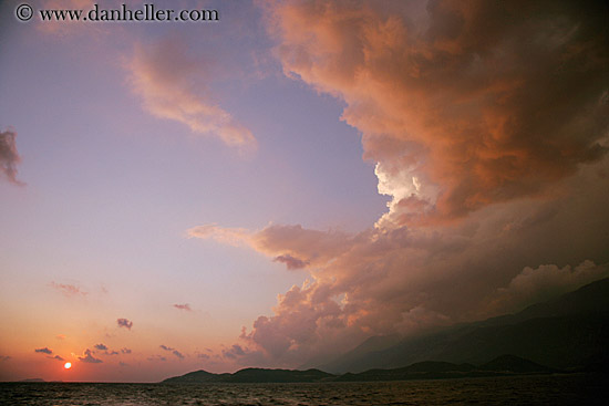 ocean-sunset-n-clouds-06.jpg
