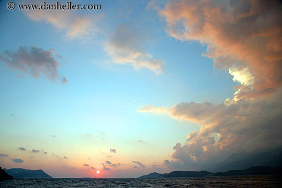 ocean-sunset-n-clouds-07.jpg