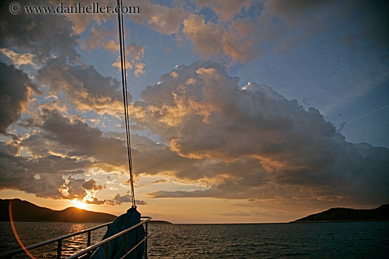 ocean-sunset-n-clouds-12.jpg