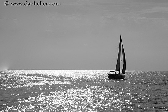 sparkle-ocean-sailboat-bw.jpg