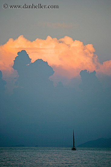 sunset-clouds-n-boat-4.jpg