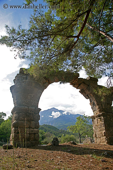 aquaduct-arches-3.jpg