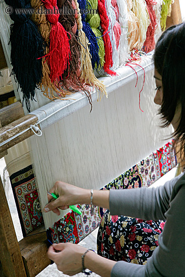 double_knot-rug-weaving-1.jpg