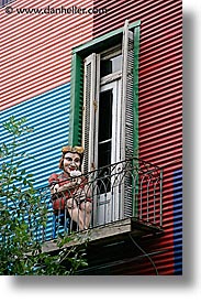 images/LatinAmerica/Argentina/BuenosAires/LaBoca/Art/balcony-mannequins-07.jpg