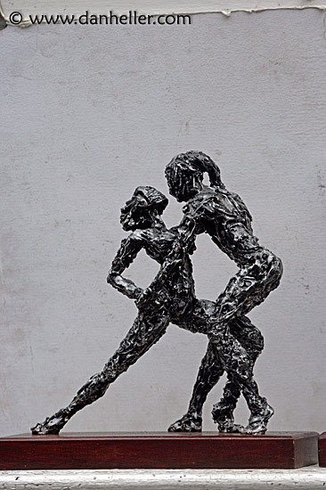 tango-statue-2.jpg
