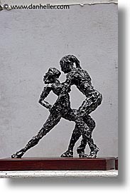 images/LatinAmerica/Argentina/BuenosAires/LaBoca/Art/tango-statue-2.jpg